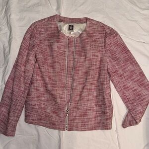 Non-stretch, woven fabric, silver zipper closure